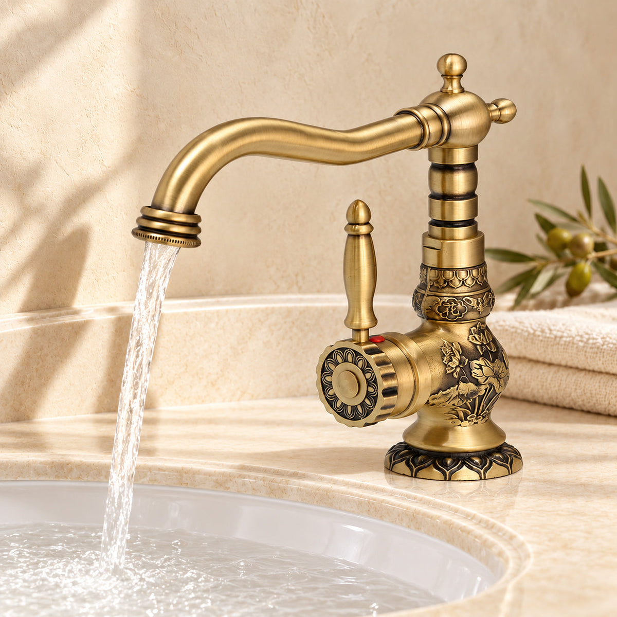 Le mitigeur de lavabo Héritage 066 — laiton antique