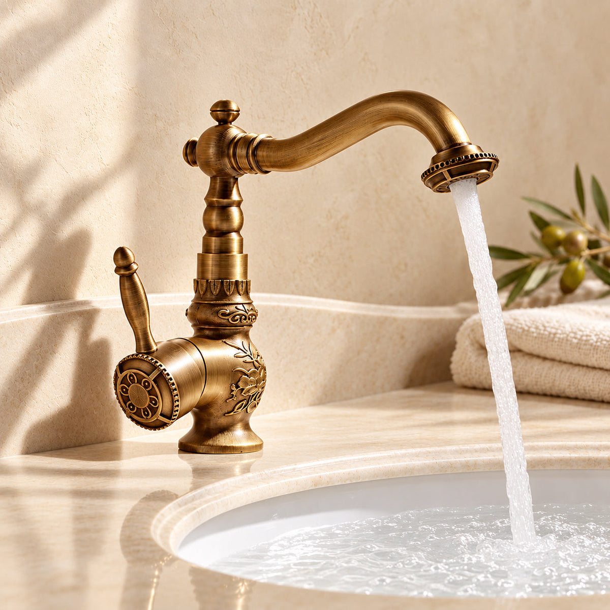 Le mitigeur de lavabo Héritage 0681 — laiton antique