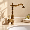 Mitigeur Héritage 0681 en laiton antique — grand modèle dans le décor beige Brasselle