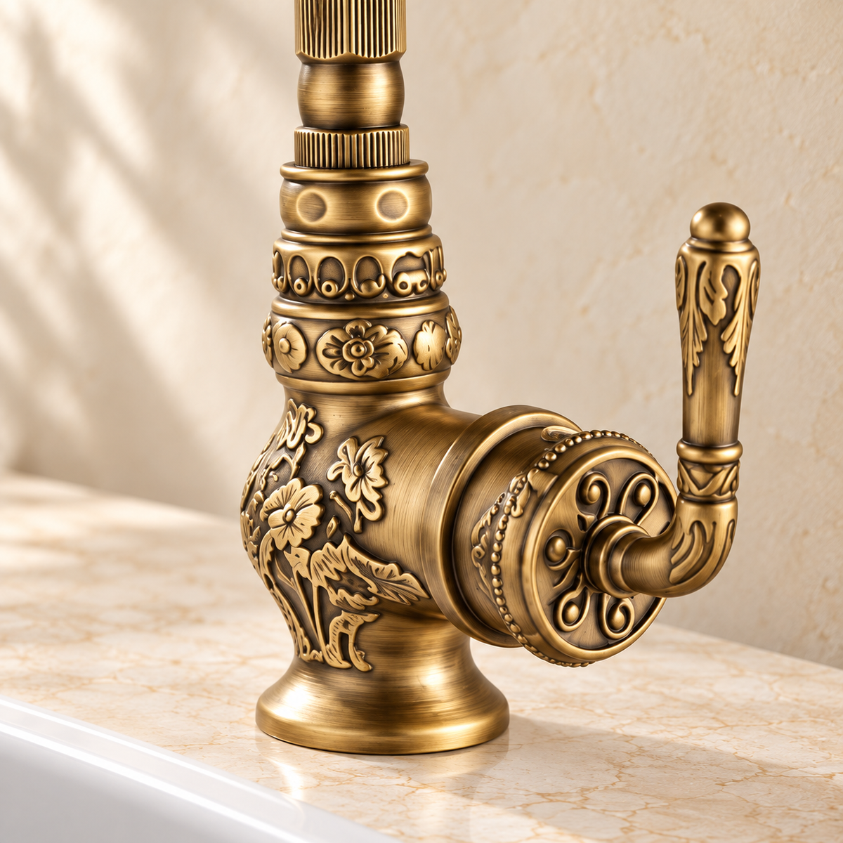 Ornement — Détail du corps et de la base — décor beige Brasselle