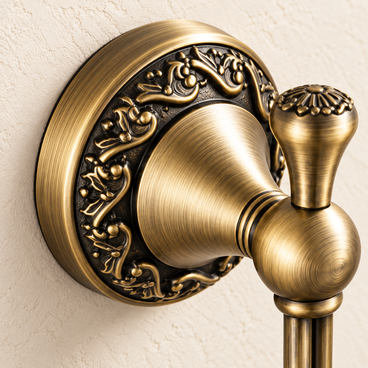 Patère Héritage bronze antique — vue 6, décor beige